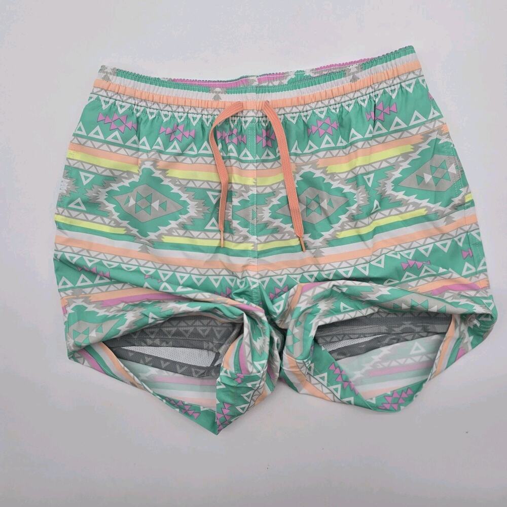 Chubbies Swim Trunks Mens Medium 5.5 Inch Aztec Fuegos Geo Shorts Boxer Liner